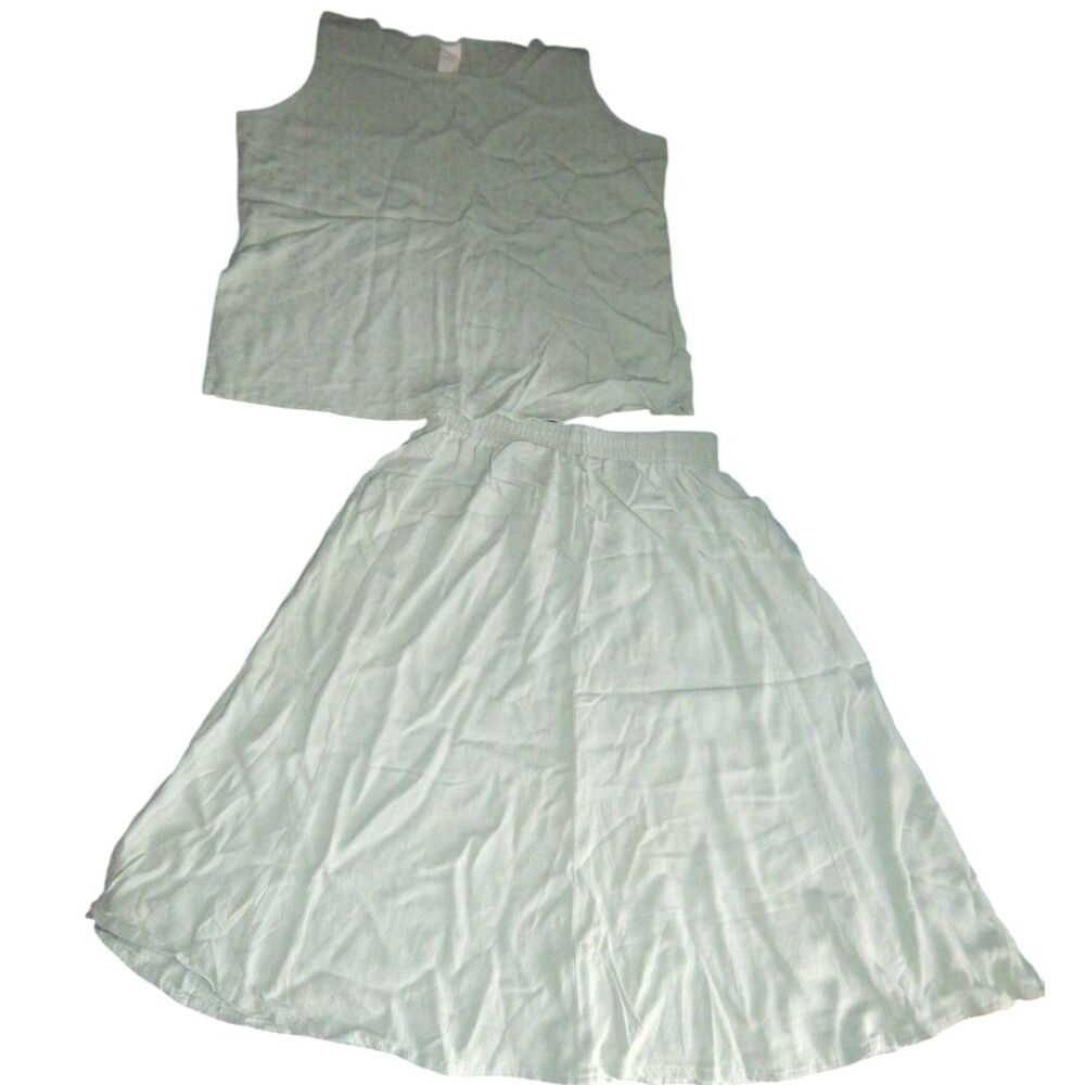 Vintage women’s small seafoam green rayon sleeveless blouse & skirt set